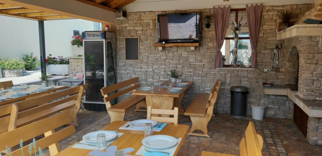 Villa Dalmatina Zadar Mit Pool מראה חיצוני תמונה