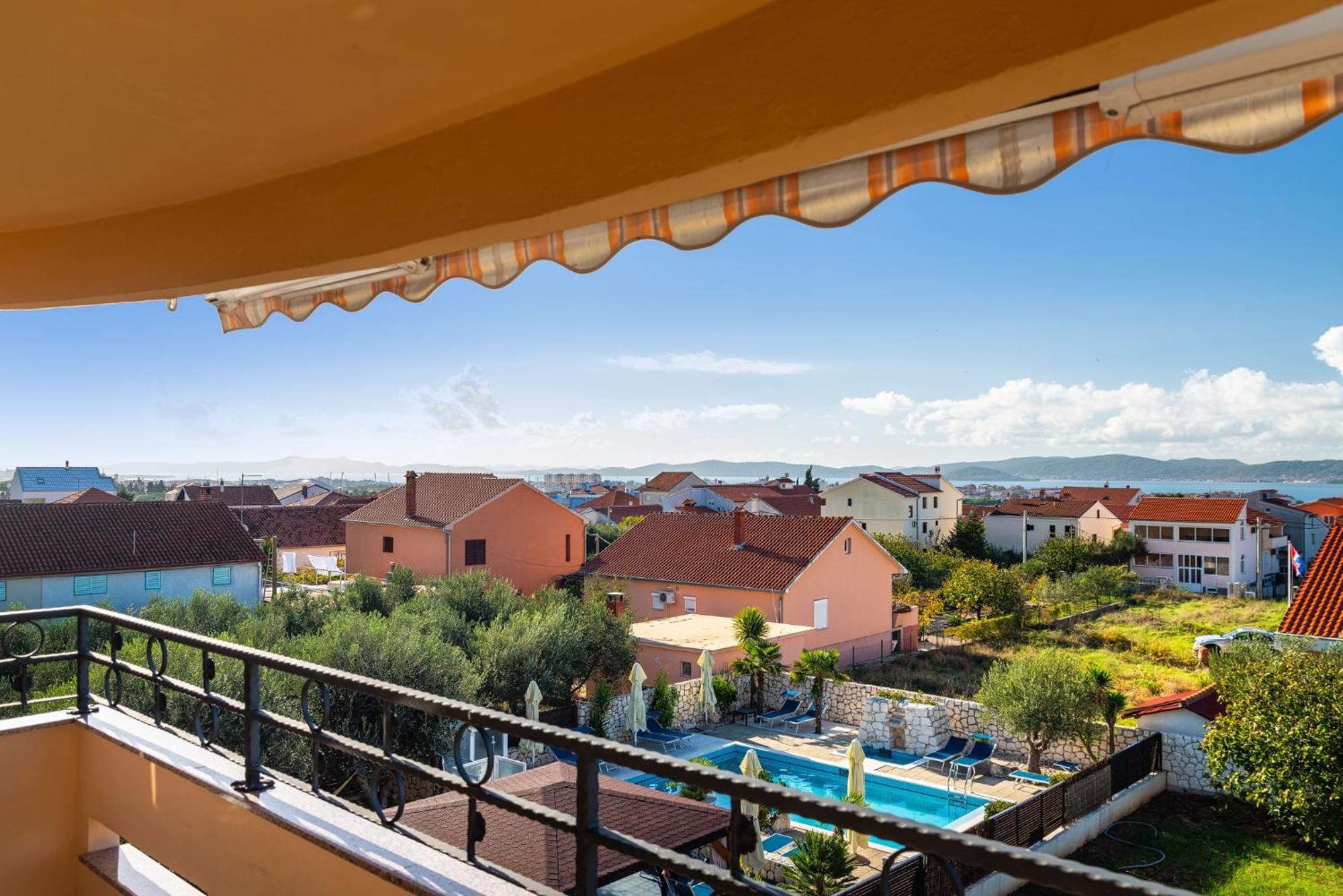 Villa Dalmatina Zadar Mit Pool מראה חיצוני תמונה