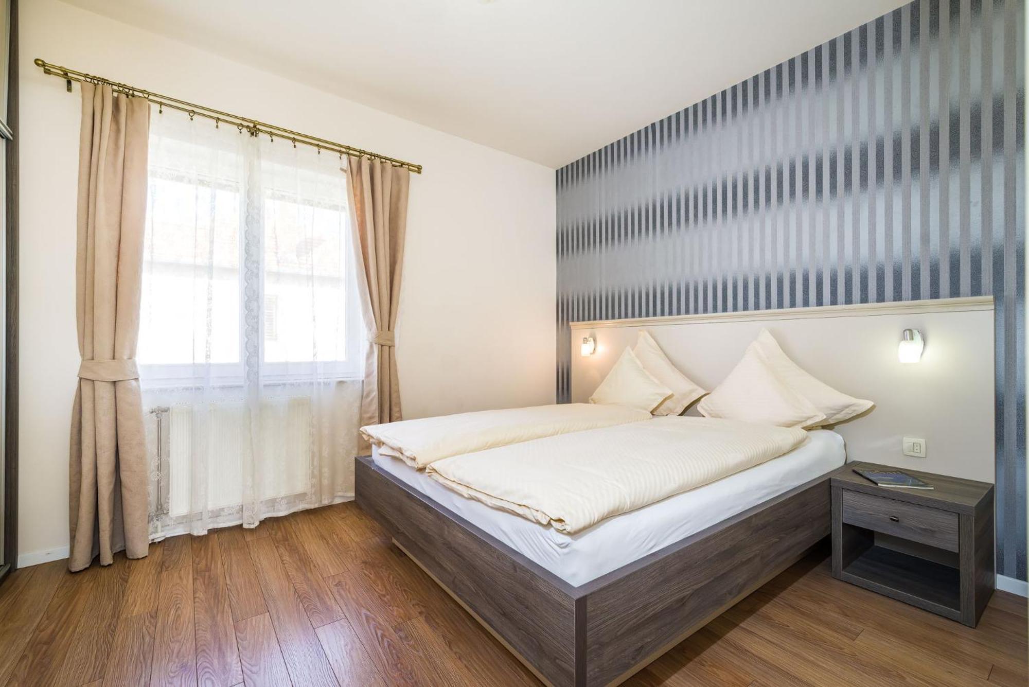 Villa Dalmatina Zadar Mit Pool מראה חיצוני תמונה