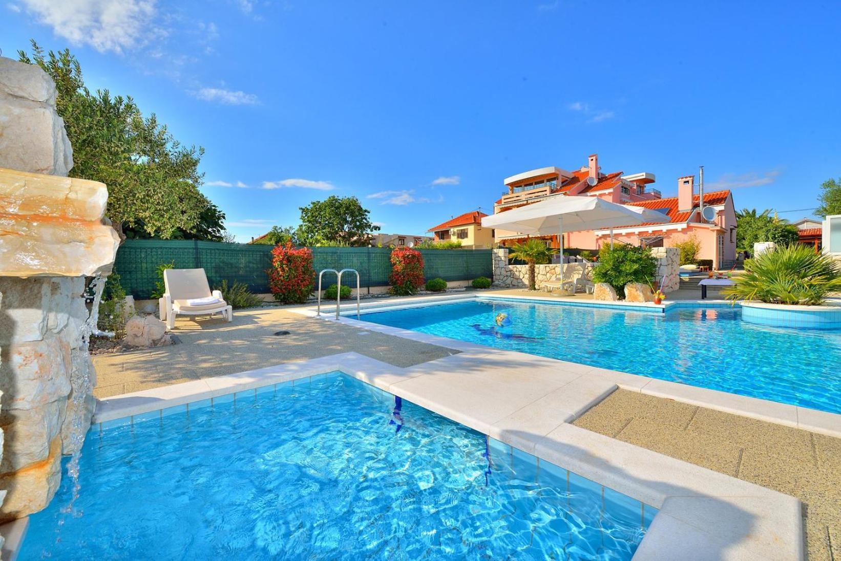 Villa Dalmatina Zadar Mit Pool מראה חיצוני תמונה