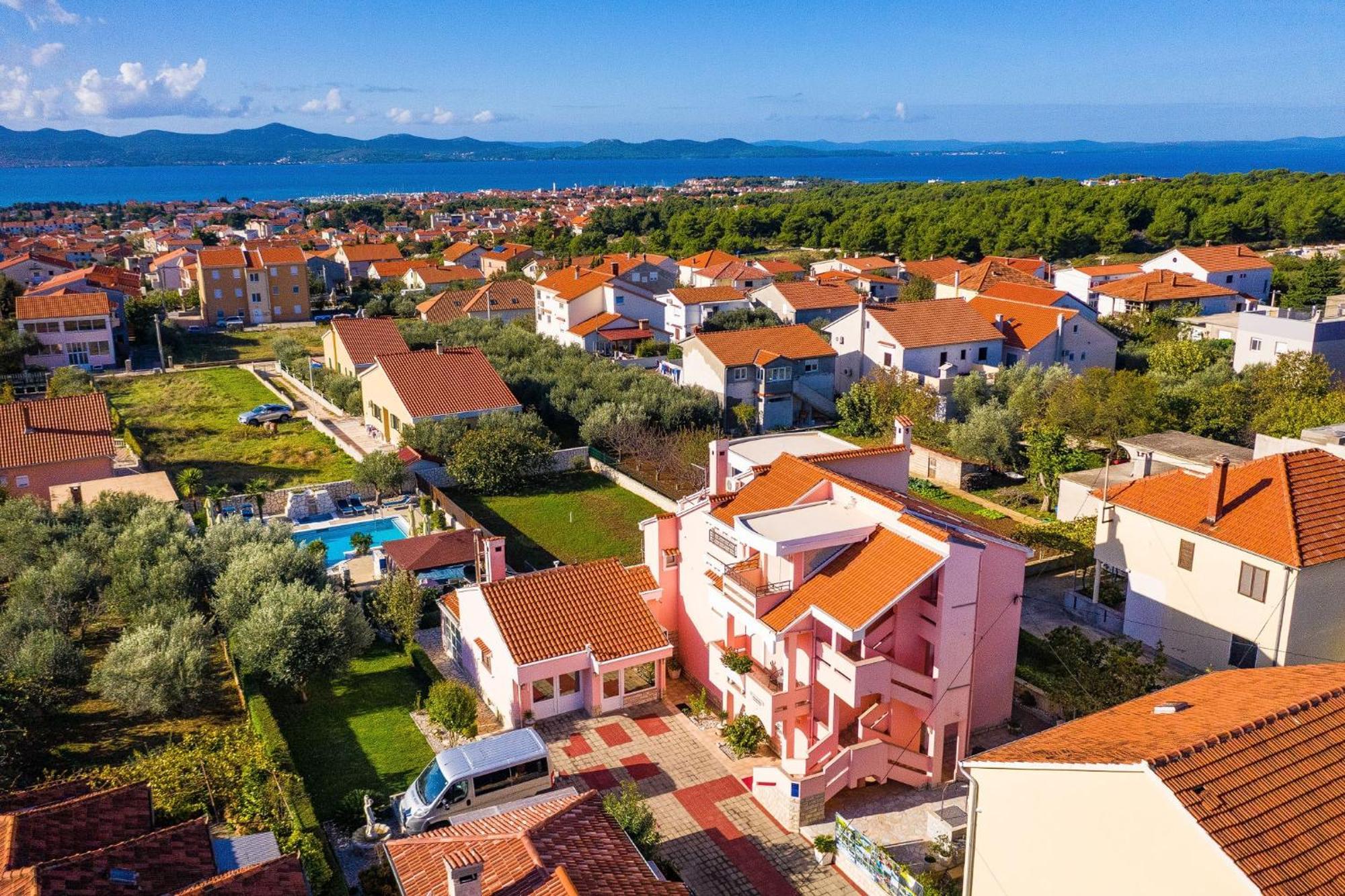 Villa Dalmatina Zadar Mit Pool מראה חיצוני תמונה
