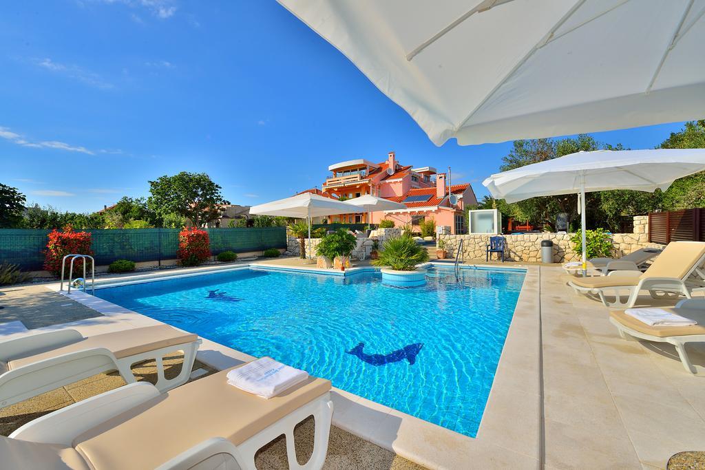 Villa Dalmatina Zadar Mit Pool מראה חיצוני תמונה