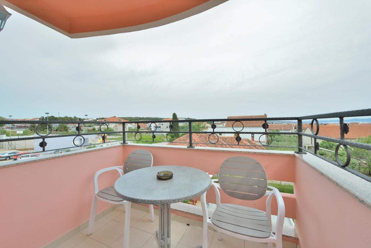 Villa Dalmatina Zadar Mit Pool מראה חיצוני תמונה